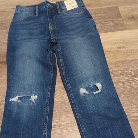 abercrombie kids Other - Abercrombie kids 11/12 short high rise straight jeans girls new